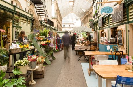 Saint Nicholas Market