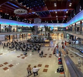 La Canada Shopping Centre
