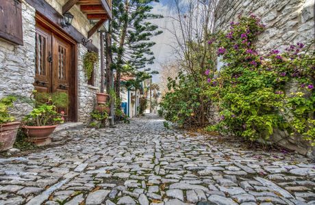 Lania Village