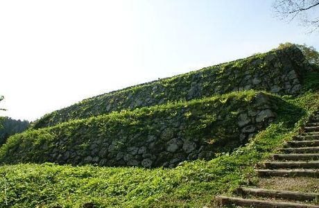 Nanao Castle Ruins