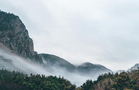 Wuzhongshan Mountain (Fog Mountain)