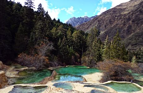 Huanglong Mountain