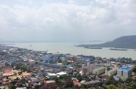 Tang Kuan Hill