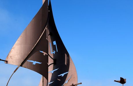 Sailing Monument