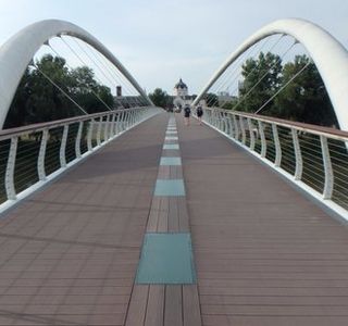 Tiszavirág Pedestrian Bridge