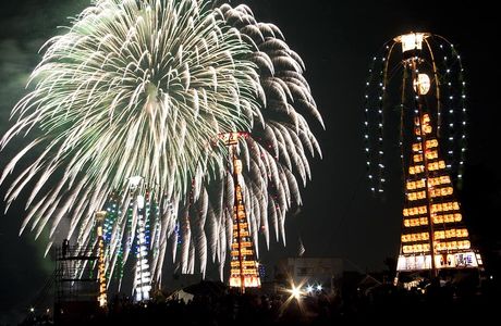 Jantokoi Uotsu Matsuri Sea Fireworks