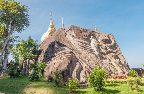 Wat Tham Pha Daen