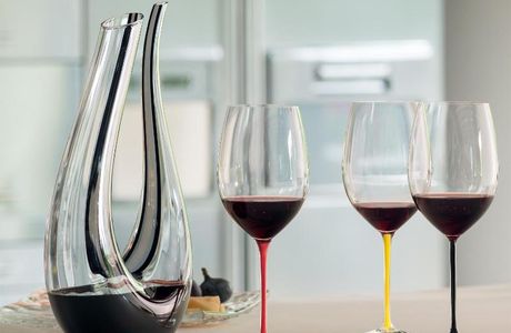 A Mano Wine