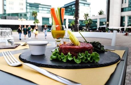 Totem Plaza Cafe