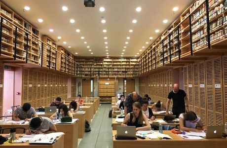 Biblioteca Comunale Manfrediana