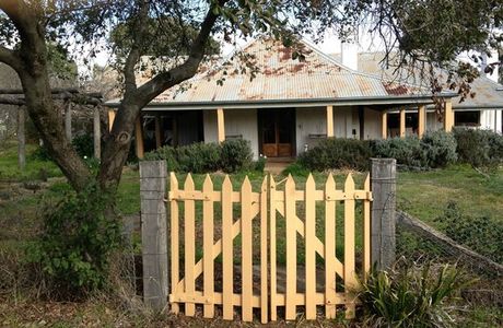 Dundullimal Homestead