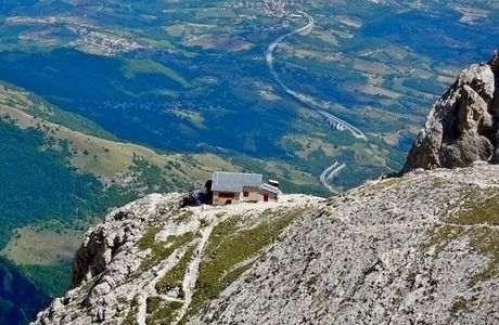 Dai Prati di Tivo al Rifugio Franchetti