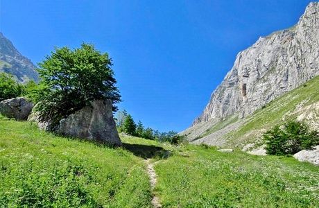 Da Pietracamela alla Val Maone