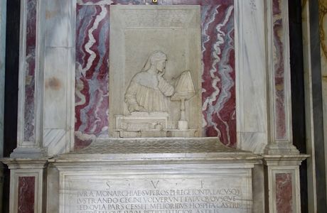 Dante's tomb and Quadrarco of Braccioforte