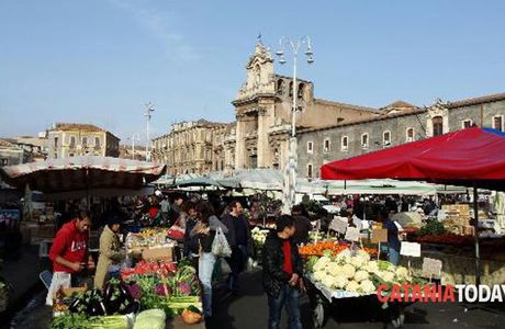 Fera 'o Luni - Mercato di piazza Carlo Alberto