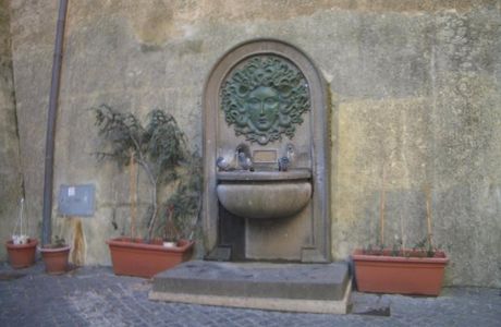 Fontana della Gorgone (Medusa)
