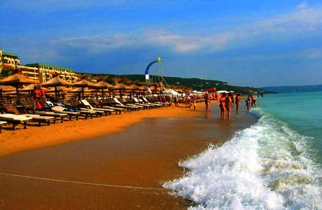 Golden Sands Beach