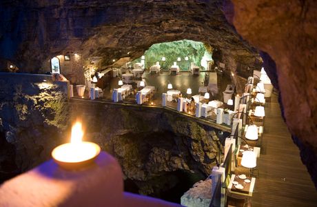 grotta sotto la Rocca