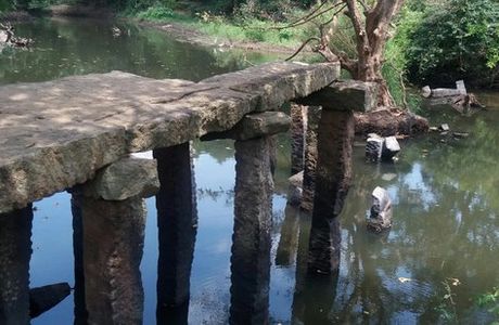 Gal Palama (Stone Bridge) over Malwathu Oya