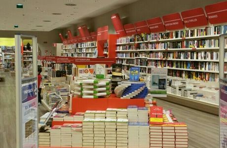 Mondadori Book Store