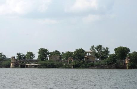 Mokham Vilas