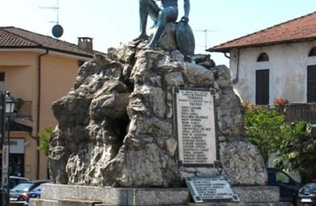 Monumento ai Caduti di Ternate