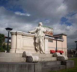 Monumento a Domenico Cimarosa