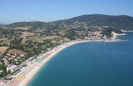 Numana Beach Alta