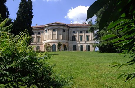 Municipio presso Villa Cavalieri e parco