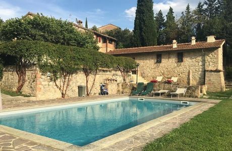 Mura e Torri del Borgo di Corciano