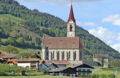 Kirche St. Peter und Paul Schrambach