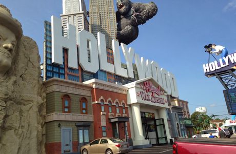 Lucky's Celebrity Wax Museum