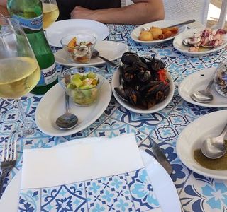 LO SCOGLIO Music Bar