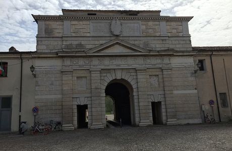 Porta Giulia