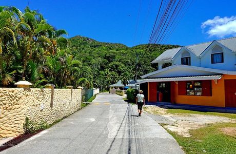 Salazie & Pasquiere Track