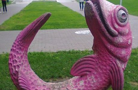 Rybka Sculpture