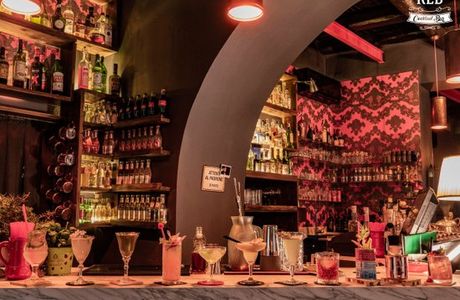 Red Cocktail Bar