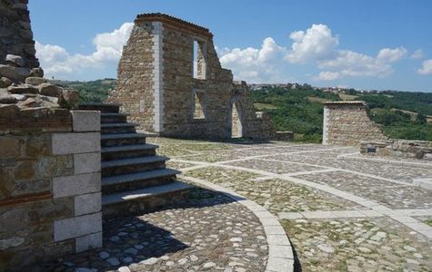 Parco Archeologico Carbonara 1