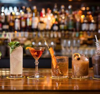 Toni Bar Nightlife & Cocktails