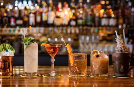 Toni Bar Nightlife & Cocktails