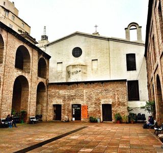 La Manzana de Las Luces