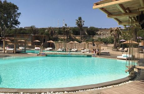 Viva Punda Beach Club