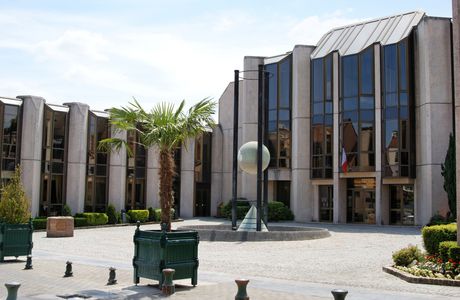 Theatre Municipal de Thiais Val de Marne