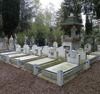 Sainte-Geneviève-des-Bois Russian Cemetery