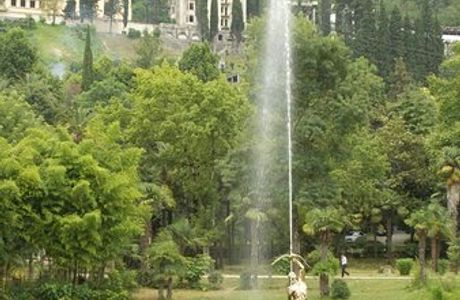 Fountain Strelets