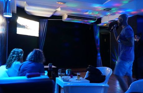 Karaoke Kelly's