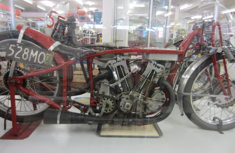E Hayes and Sons - The World's Fastest Indian