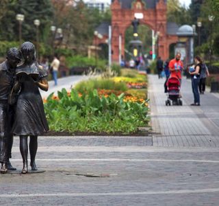 Monument Shurik and Lidochka