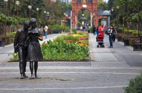 Monument Shurik and Lidochka