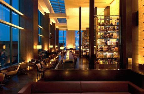 RJ's Lounge